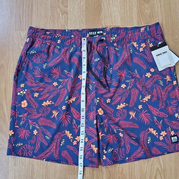 Reef 17" Everett Swim Trunks sz XL - Picture 8 of 10